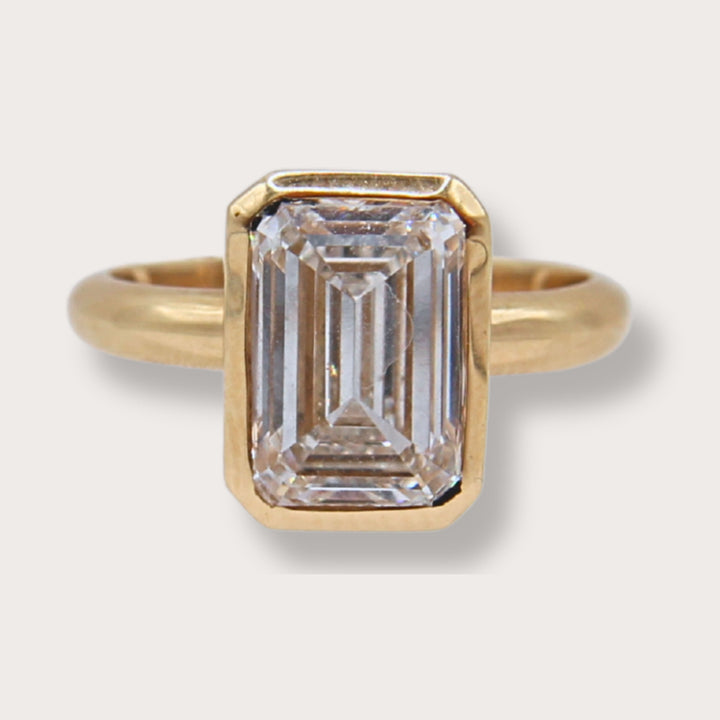 Anillo de brillante con bisel - LAURA CANTU JEWELRY