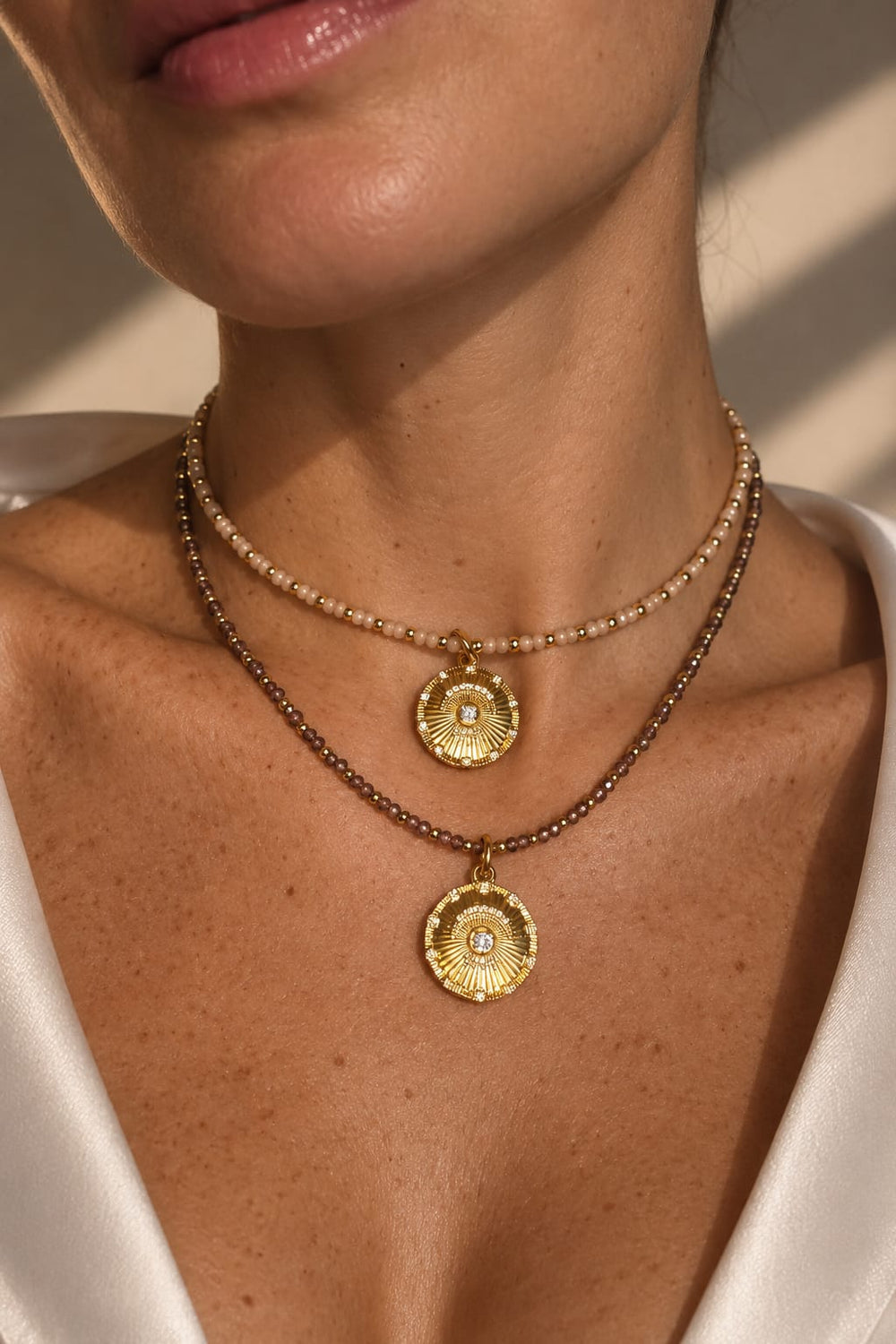 JNS Collar con Piedras y Dije Luna - LAURA CANTU JEWELRY