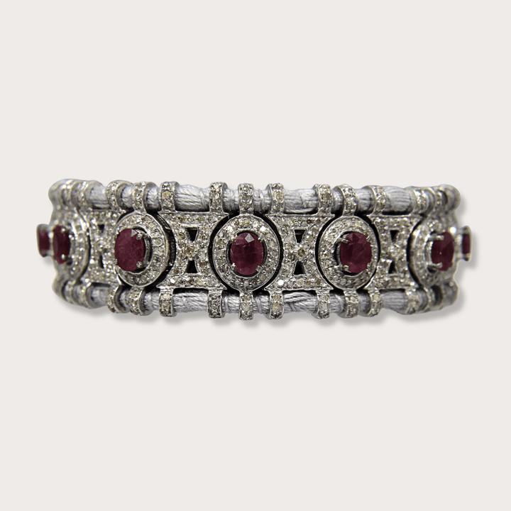 Pulsera Macrame Grey Ruby - LAURA CANTU JEWELRY