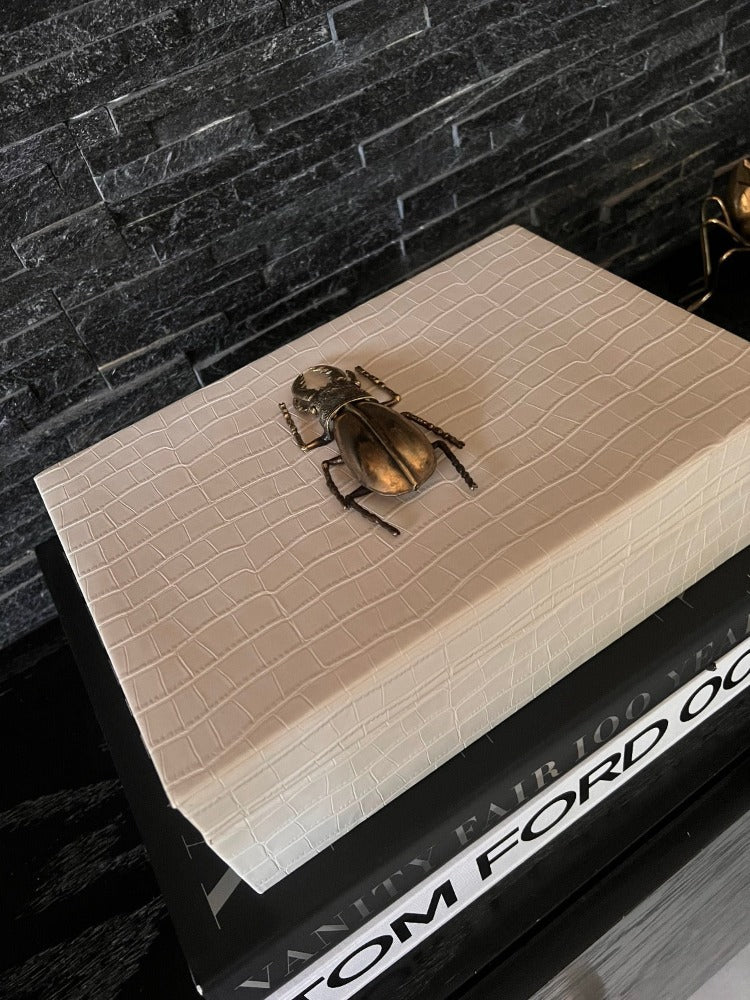 Beetle Embossed Big Box - LAURA CANTU JEWELRY