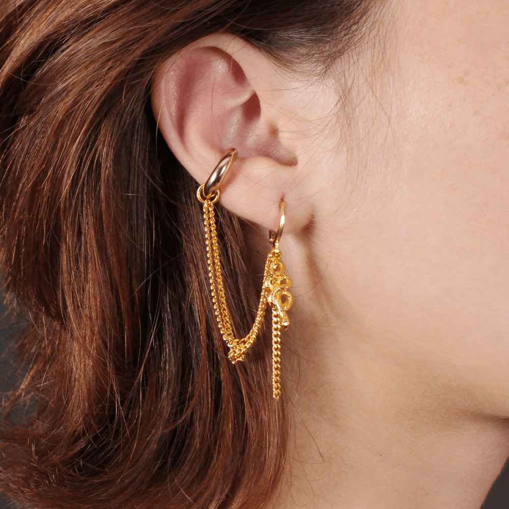 Piercing con Hugger y Charms - LAURA CANTU JEWELRY